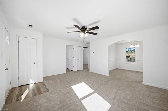 2 Sampson PL, Portsmouth, VA 23702