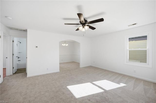 2 Sampson PL, Portsmouth, VA 23702