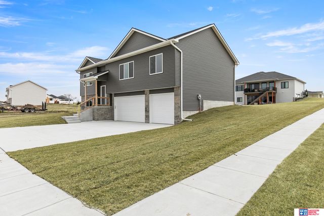 1755 W Trout Drive, Lincoln, NE 68521