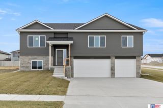 1755 W Trout Drive, Lincoln, NE 68521