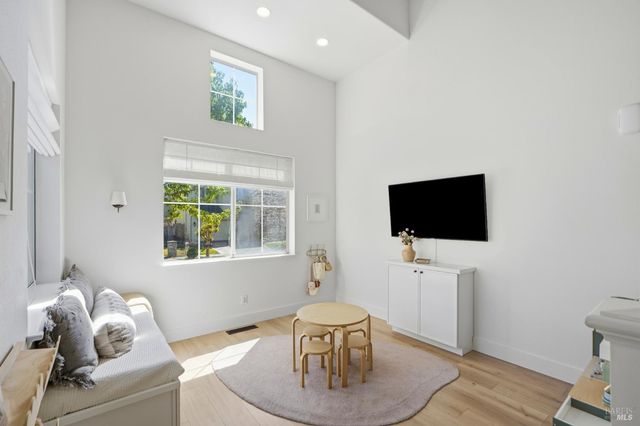 2321 Weatherby Ave, Santa Rosa, CA 95403