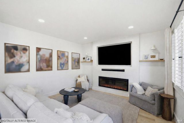 2321 Weatherby Ave, Santa Rosa, CA 95403