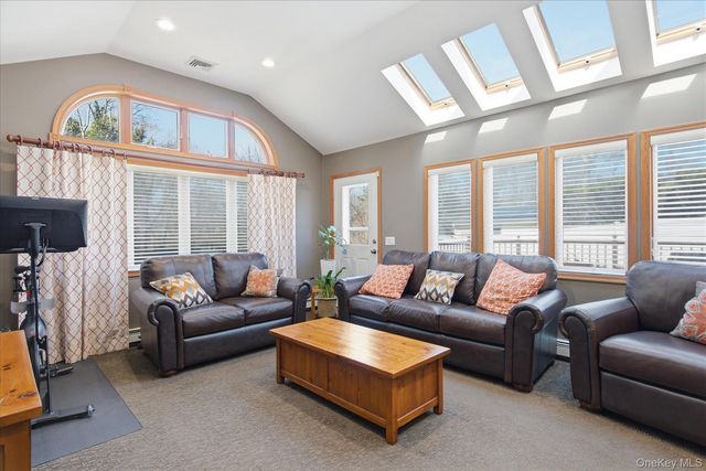 8 Natalie Court, Ronkonkoma, NY 11779