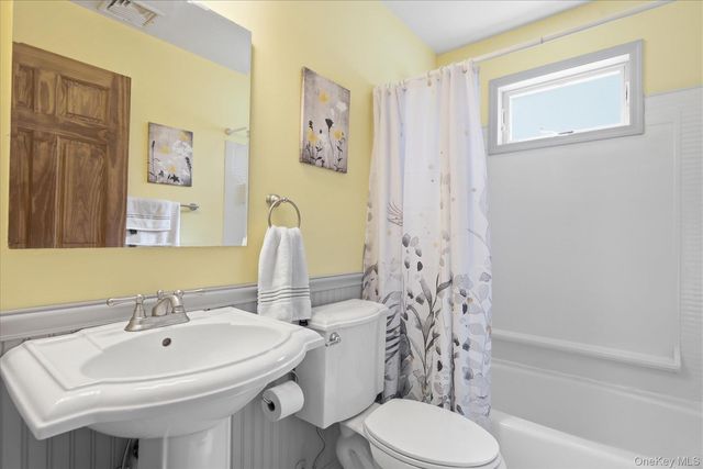 8 Natalie Court, Ronkonkoma, NY 11779