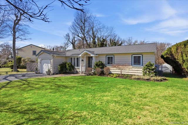 8 Natalie Court, Ronkonkoma, NY 11779