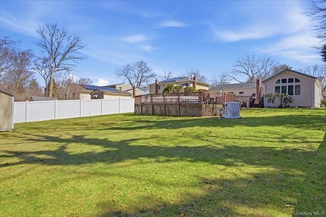 8 Natalie Court, Ronkonkoma, NY 11779