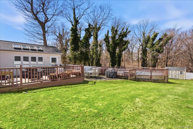 8 Natalie Court, Ronkonkoma, NY 11779