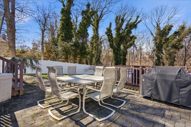 8 Natalie Court, Ronkonkoma, NY 11779