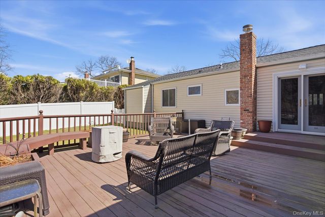 8 Natalie Court, Ronkonkoma, NY 11779