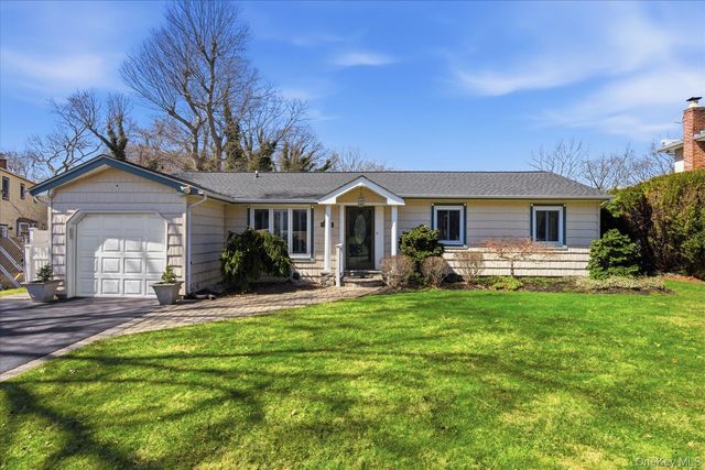 8 Natalie Court, Ronkonkoma, NY 11779