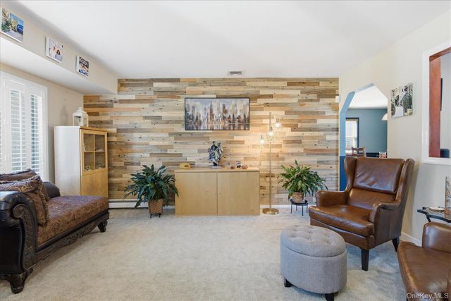 8 Natalie Court, Ronkonkoma, NY 11779