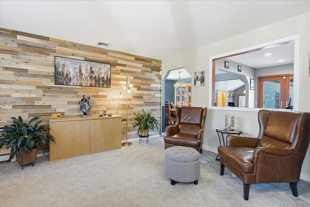 8 Natalie Court, Ronkonkoma, NY 11779