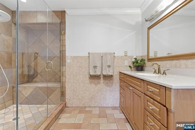 407 Mark Lane, River Vale, NJ 07675