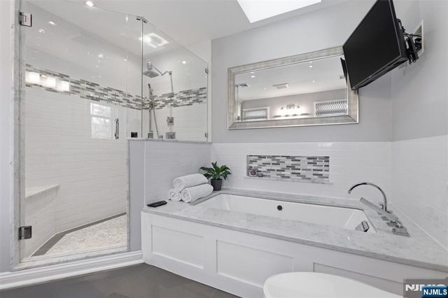 407 Mark Lane, River Vale, NJ 07675