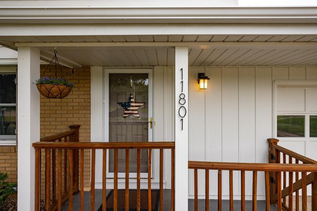 11801 Crooked Lake Boulevard NW, Coon Rapids, MN 55433