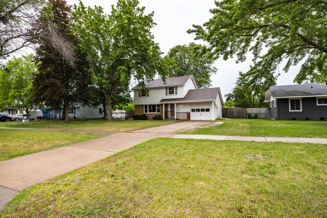 11801 Crooked Lake Boulevard NW, Coon Rapids, MN 55433