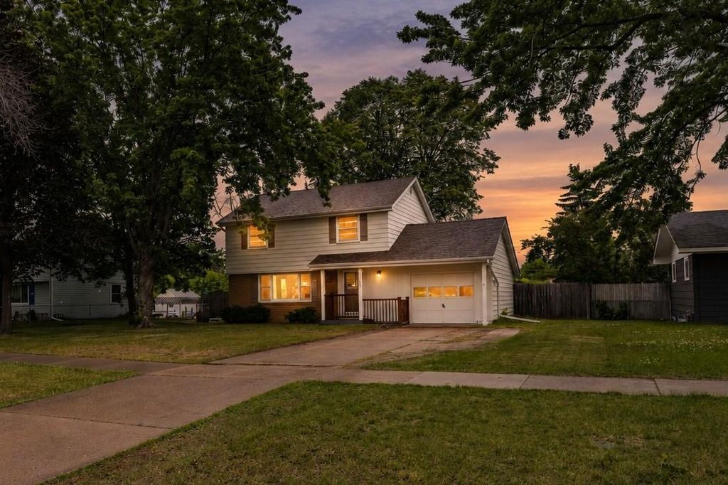 11801 Crooked Lake Boulevard NW, Coon Rapids, MN 55433