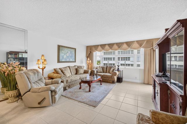 1160 N Federal Highway 1017, Fort Lauderdale, FL 33304