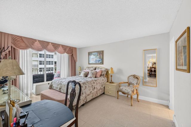 1160 N Federal Highway 1017, Fort Lauderdale, FL 33304