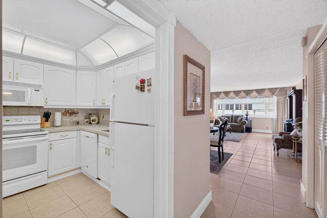 1160 N Federal Highway 1017, Fort Lauderdale, FL 33304