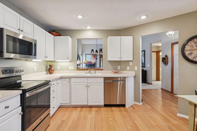 13136 Falcons Way, Savage, MN 55378