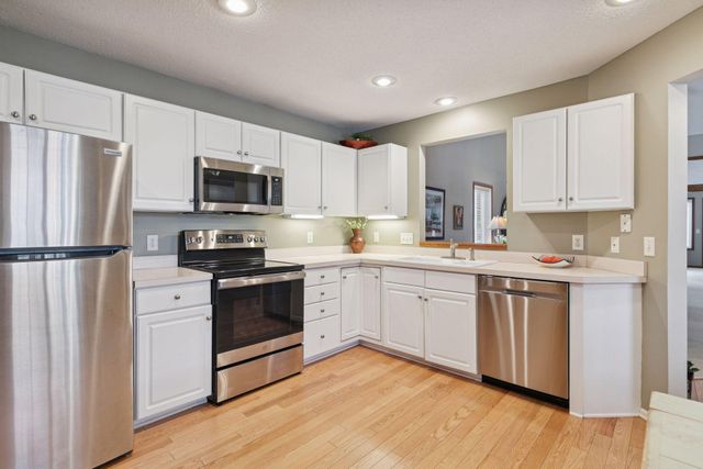 13136 Falcons Way, Savage, MN 55378