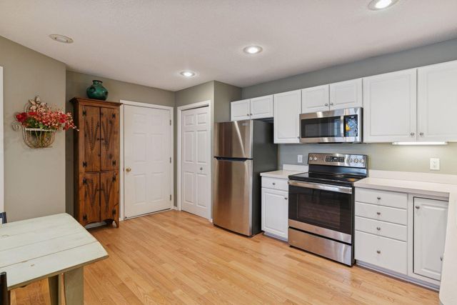 13136 Falcons Way, Savage, MN 55378