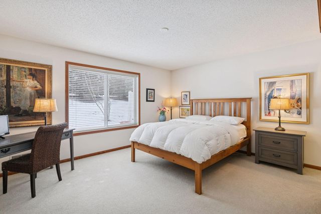 13136 Falcons Way, Savage, MN 55378