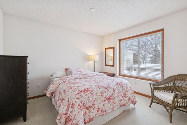 13136 Falcons Way, Savage, MN 55378