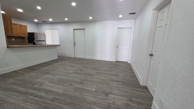 618 SW 14th Terrace 5, Fort Lauderdale, FL 33312