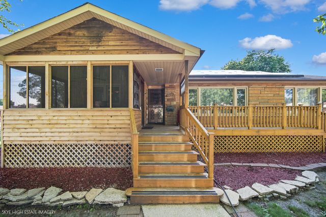 3032 W 100th Place, Evergreen Park, IL 60805