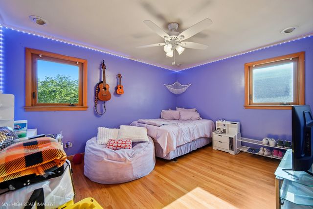 3032 W 100th Place, Evergreen Park, IL 60805