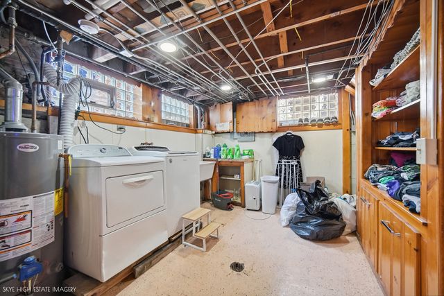 3032 W 100th Place, Evergreen Park, IL 60805