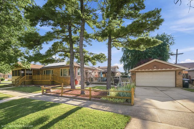 3032 W 100th Place, Evergreen Park, IL 60805
