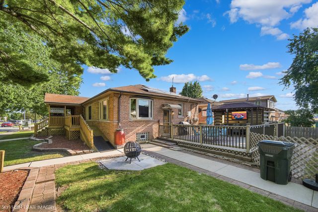 3032 W 100th Place, Evergreen Park, IL 60805