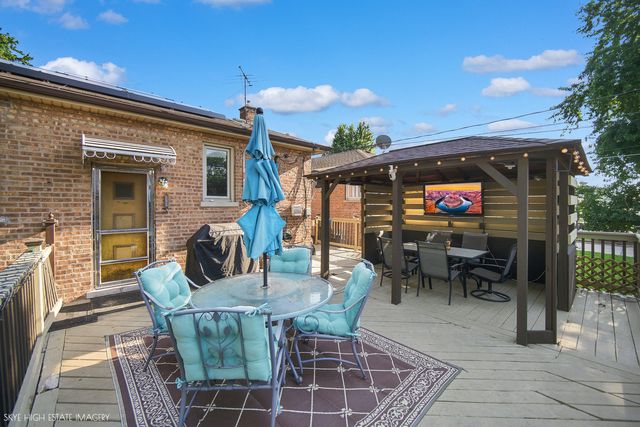 3032 W 100th Place, Evergreen Park, IL 60805