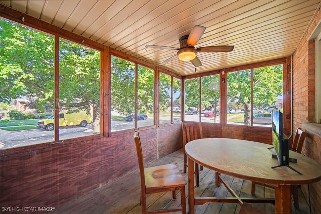 3032 W 100th Place, Evergreen Park, IL 60805
