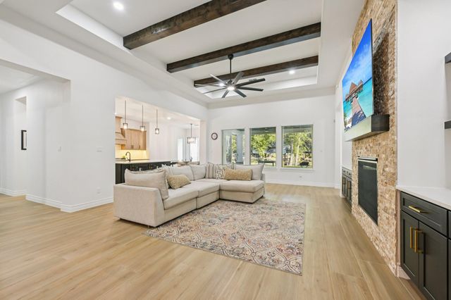 718 Weeping Willow Way, Magnolia, TX 77354