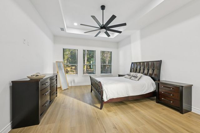 718 Weeping Willow Way, Magnolia, TX 77354