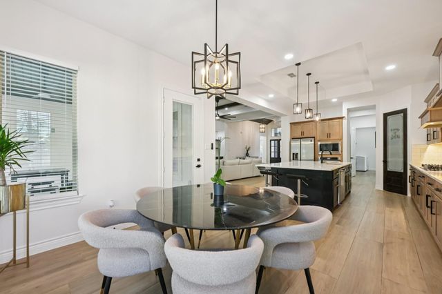 718 Weeping Willow Way, Magnolia, TX 77354