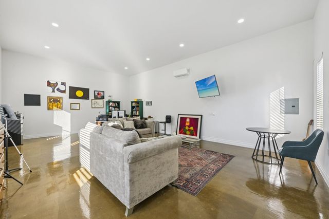 718 Weeping Willow Way, Magnolia, TX 77354