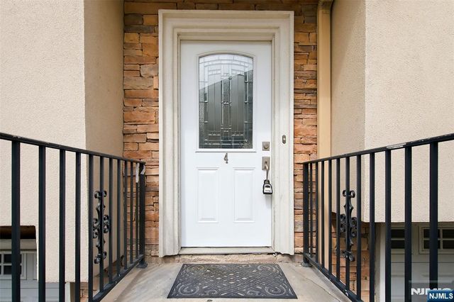 4 Jeanine Lane 37, Wallington, NJ 07057