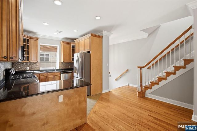 4 Jeanine Lane 37, Wallington, NJ 07057