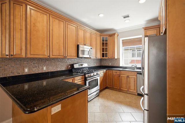 4 Jeanine Lane 37, Wallington, NJ 07057