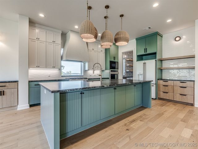 12145 Sunrise Ridge Loop, Kingston, OK 73439