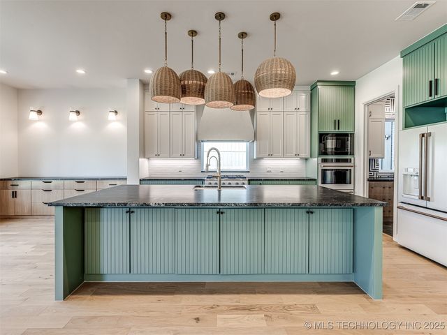 12145 Sunrise Ridge Loop, Kingston, OK 73439