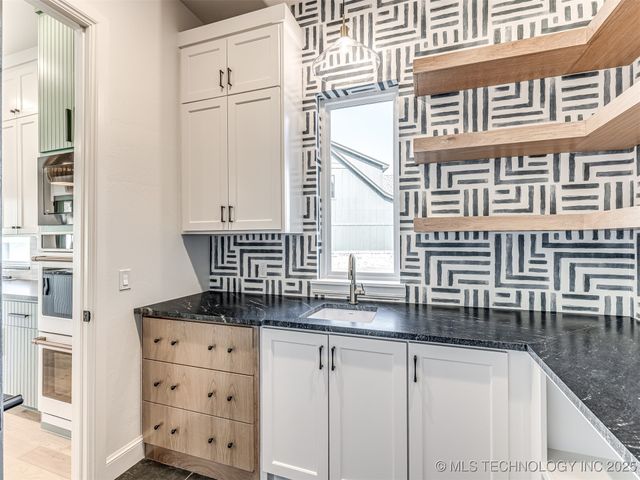 12145 Sunrise Ridge Loop, Kingston, OK 73439