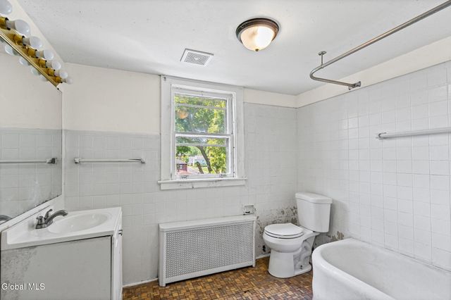 640 Park Avenue, Albany, NY 12208