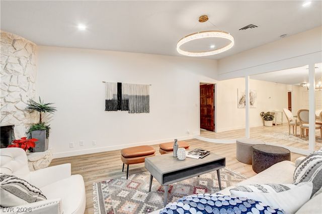 2100 Plaza Del Padre, Las Vegas, NV 89102