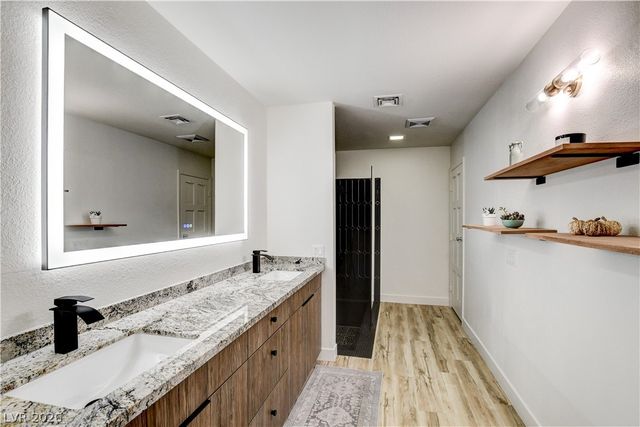 2100 Plaza Del Padre, Las Vegas, NV 89102
